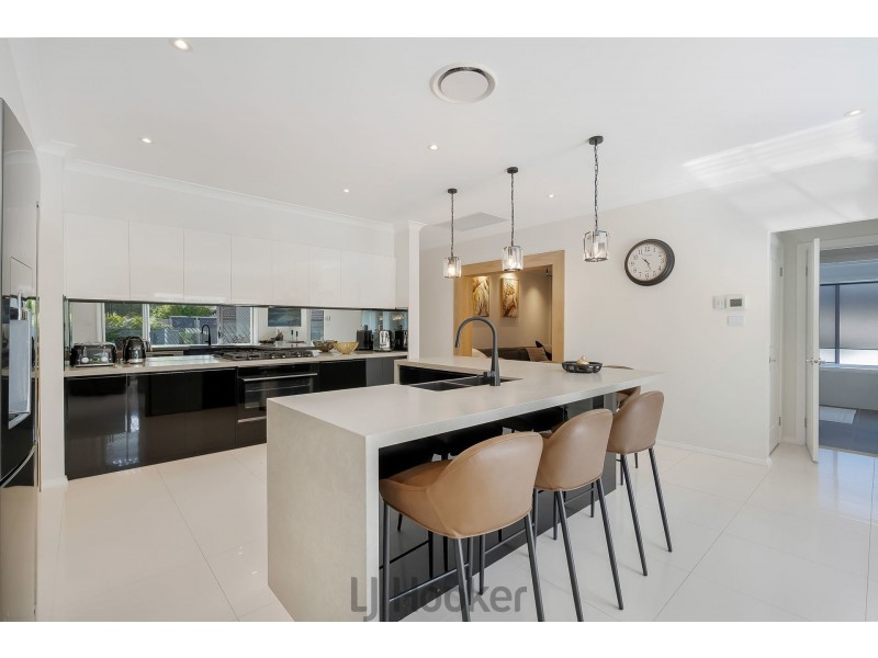 5 Bussorah Place, Cameron Park NSW 2285