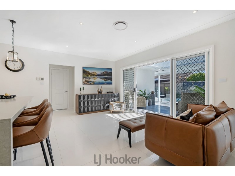 5 Bussorah Place, Cameron Park NSW 2285