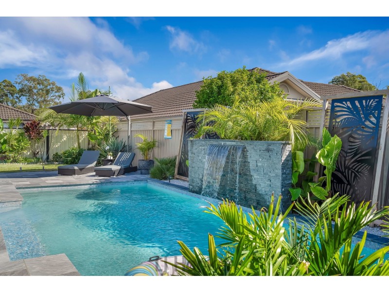 5 Bussorah Place, Cameron Park NSW 2285