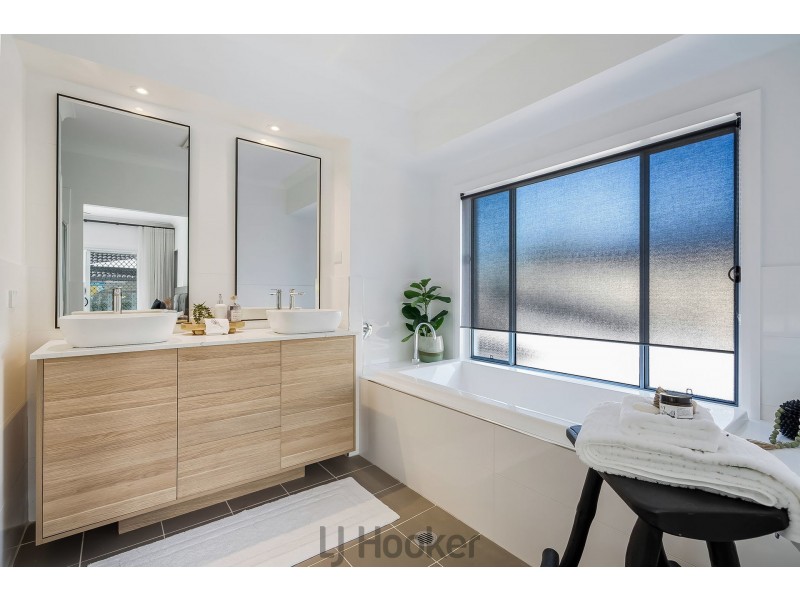 5 Bussorah Place, Cameron Park NSW 2285