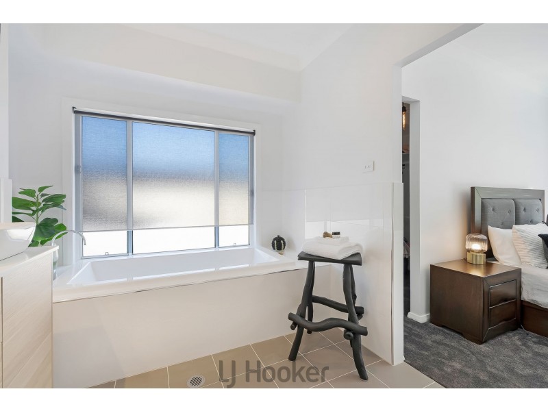 5 Bussorah Place, Cameron Park NSW 2285