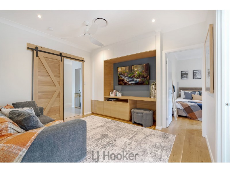 5 Bussorah Place, Cameron Park NSW 2285