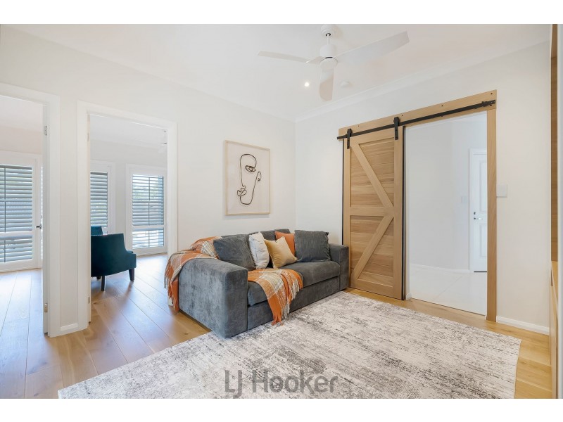5 Bussorah Place, Cameron Park NSW 2285