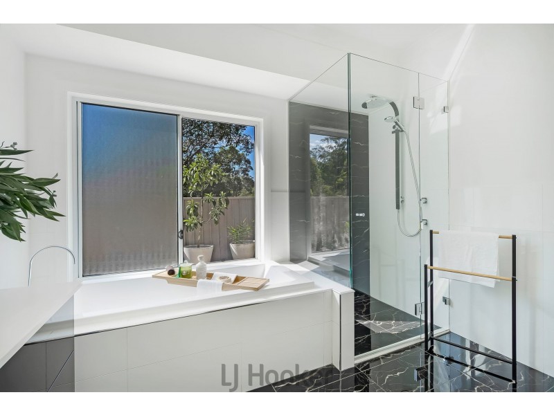 5 Bussorah Place, Cameron Park NSW 2285