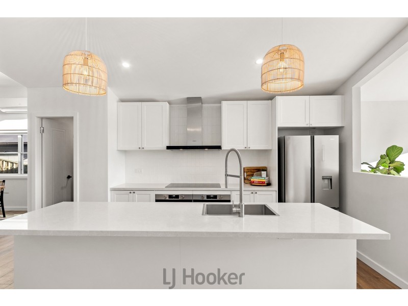 8 Farm Street, Speers Point NSW 2284