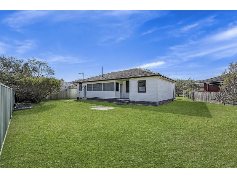 7 Lynn Place, Speers Point NSW 2284