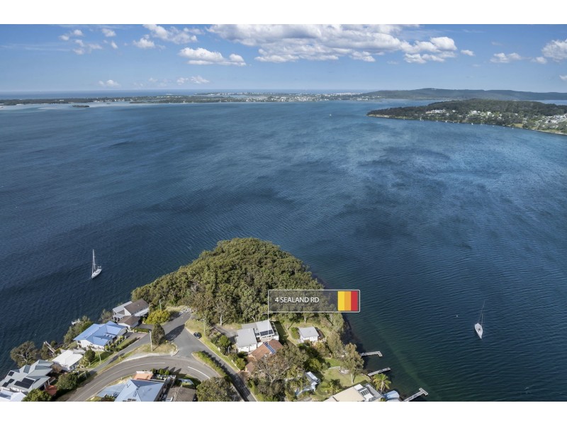 4 Sealand Road, Fishing Point NSW 2283