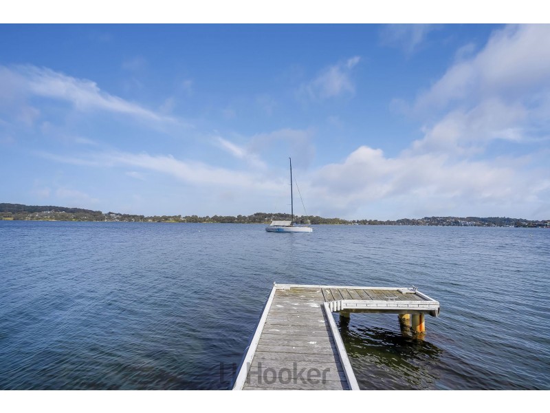 4 Sealand Road, Fishing Point NSW 2283