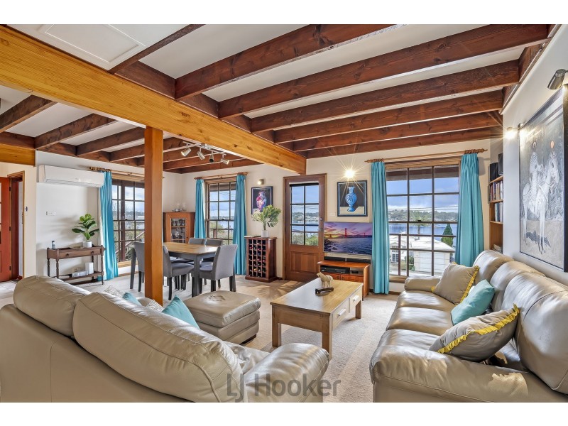 25 Sealand Road, Fishing Point NSW 2283