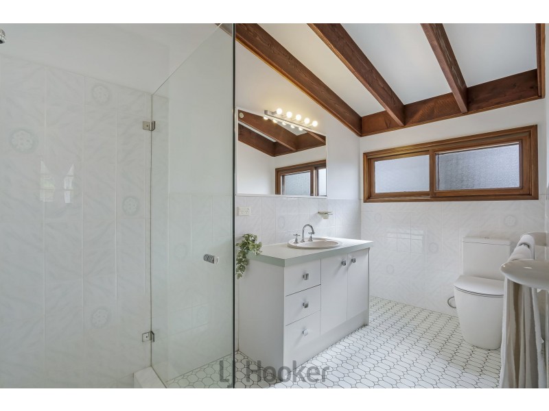 25 Sealand Road, Fishing Point NSW 2283