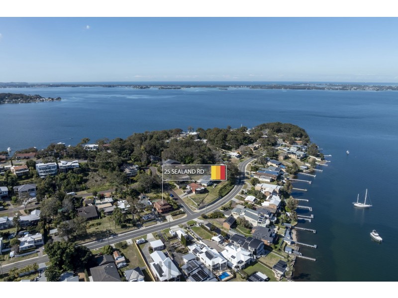 25 Sealand Road, Fishing Point NSW 2283