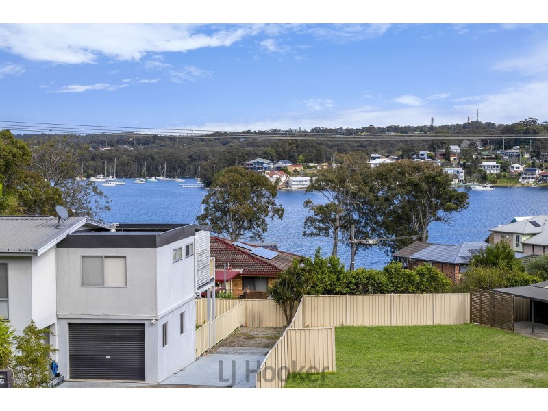49 Alkrington Avenue, Fishing Point NSW 2283