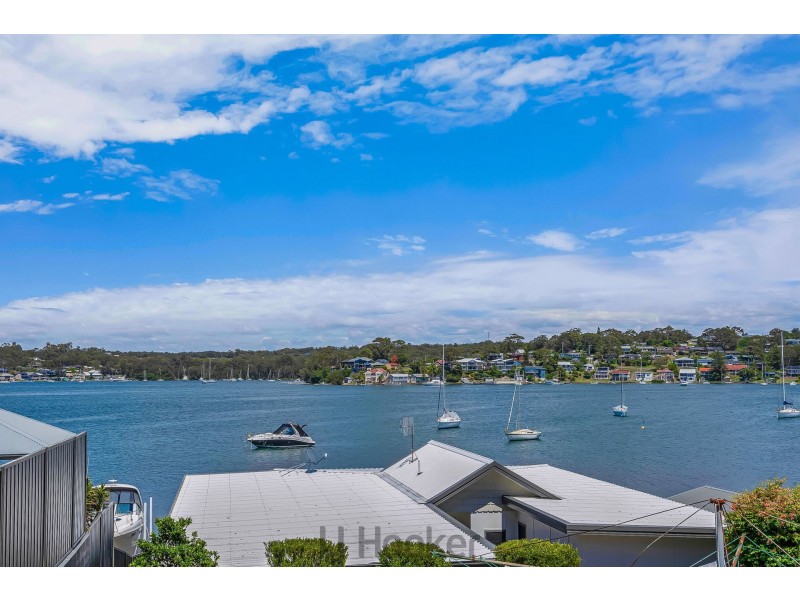 110 Sealand Road, Fishing Point NSW 2283