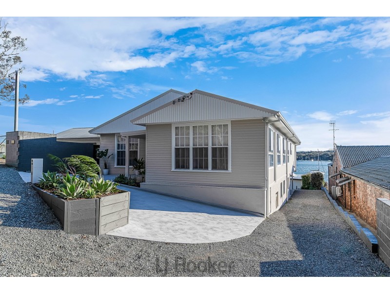 110 Sealand Road, Fishing Point NSW 2283