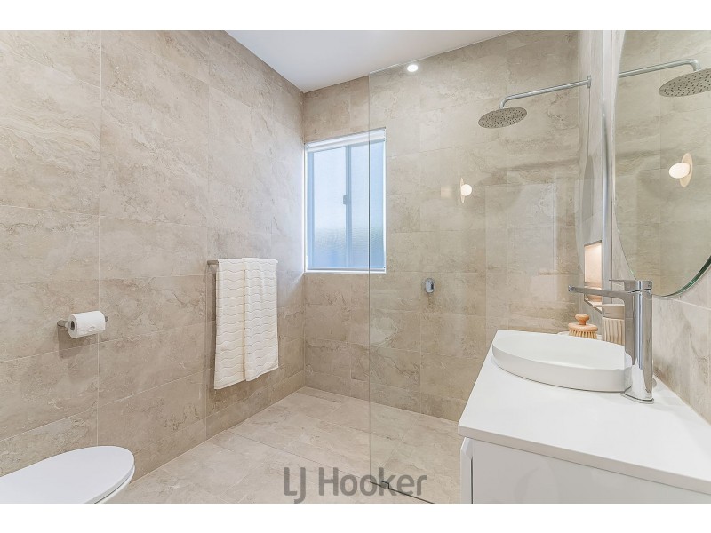 110 Sealand Road, Fishing Point NSW 2283