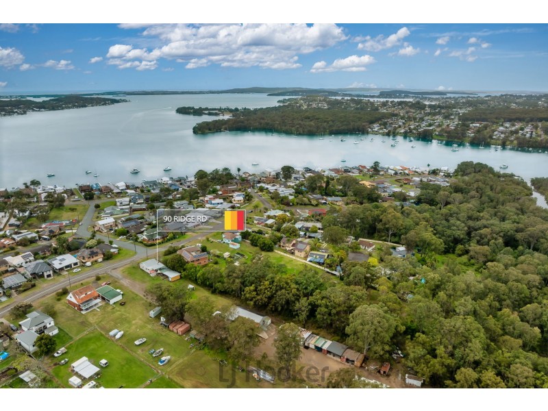90 Ridge Road, Kilaben Bay NSW 2283
