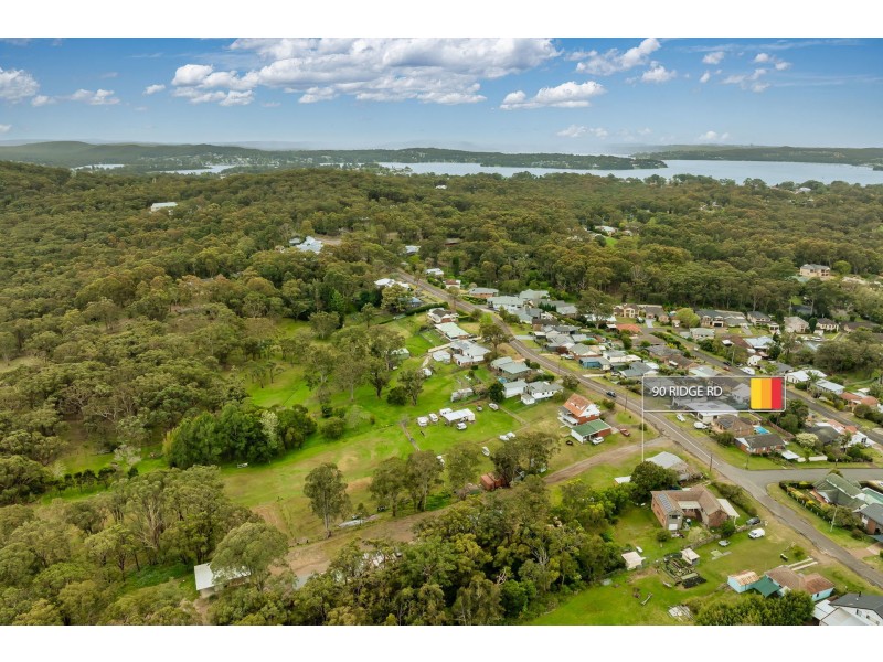 90 Ridge Road, Kilaben Bay NSW 2283