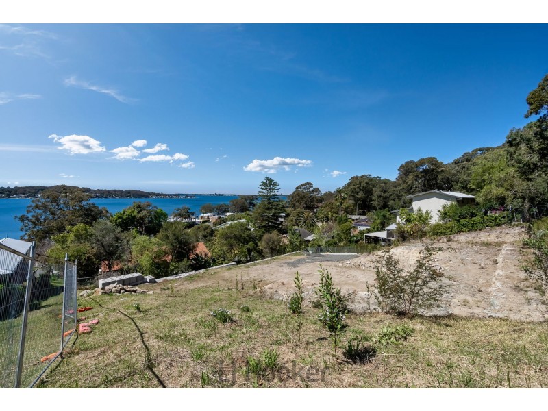 86 Fishing Point Road, Fishing Point NSW 2283