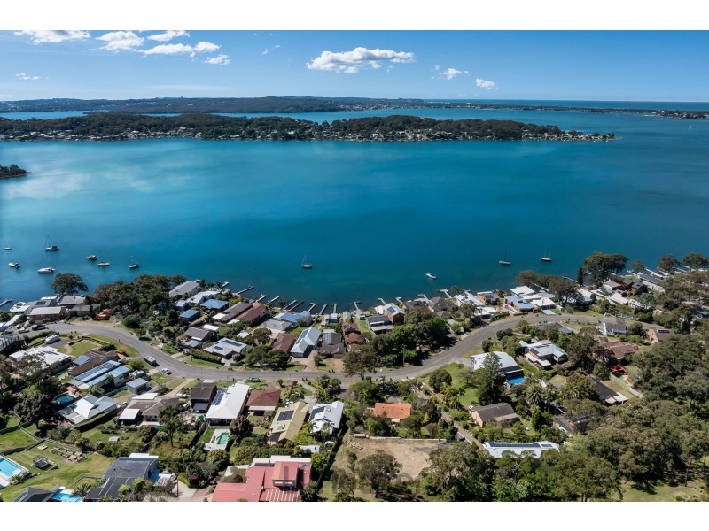 86 Fishing Point Road, Fishing Point NSW 2283