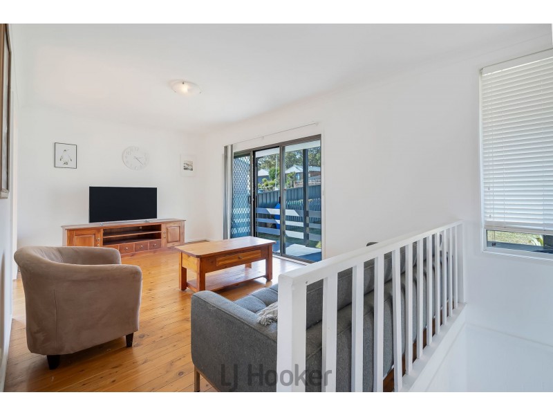 28 Carlisle Row, Fishing Point NSW 2283