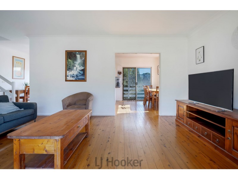 28 Carlisle Row, Fishing Point NSW 2283