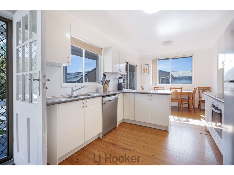 28 Carlisle Row, Fishing Point NSW 2283