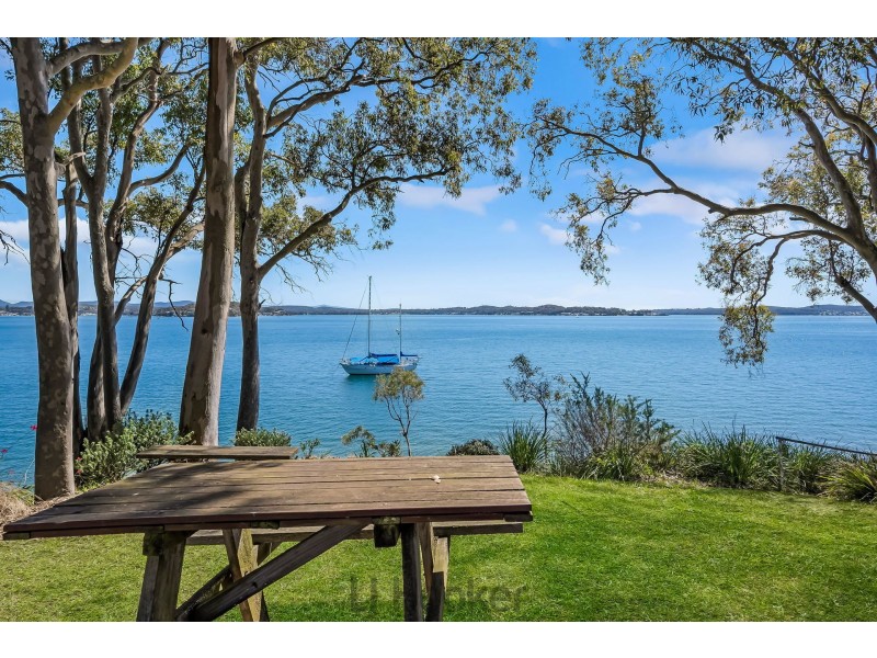 9 Watkins Road, Wangi Wangi NSW 2267