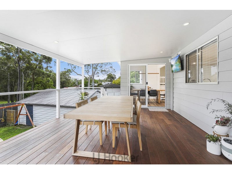4 Fremantle Drive, Woodrising NSW 2284