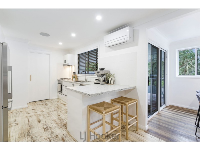 4 Fremantle Drive, Woodrising NSW 2284