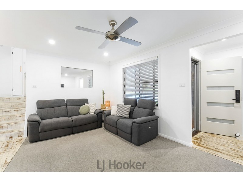 4 Fremantle Drive, Woodrising NSW 2284