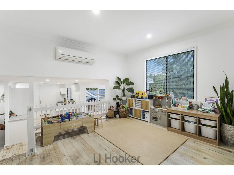 4 Fremantle Drive, Woodrising NSW 2284