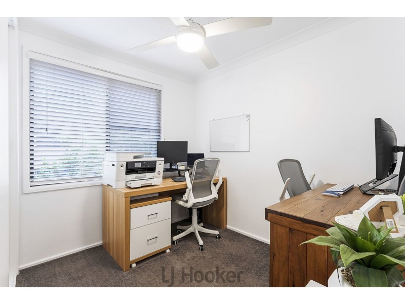 4 Fremantle Drive, Woodrising NSW 2284