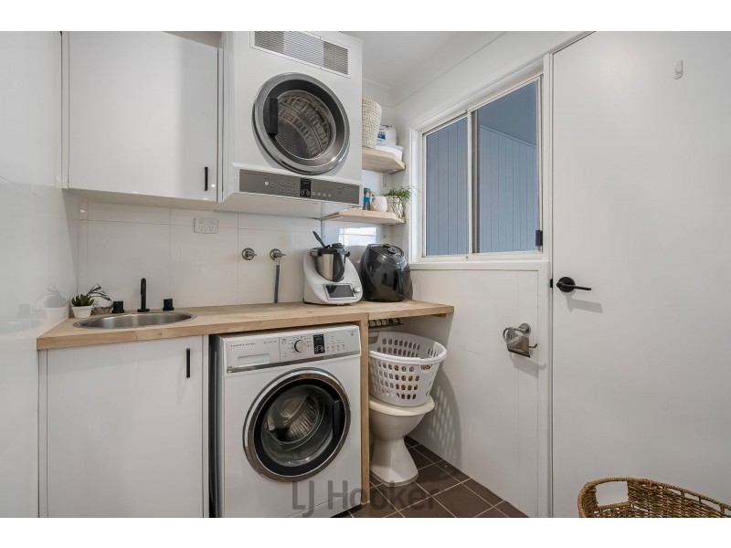 4 Fremantle Drive, Woodrising NSW 2284