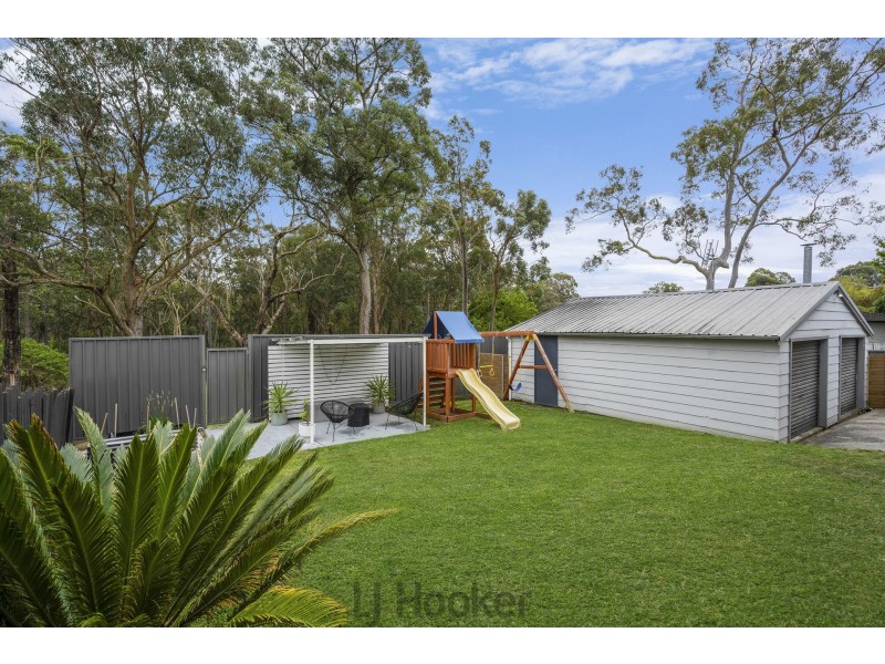 4 Fremantle Drive, Woodrising NSW 2284