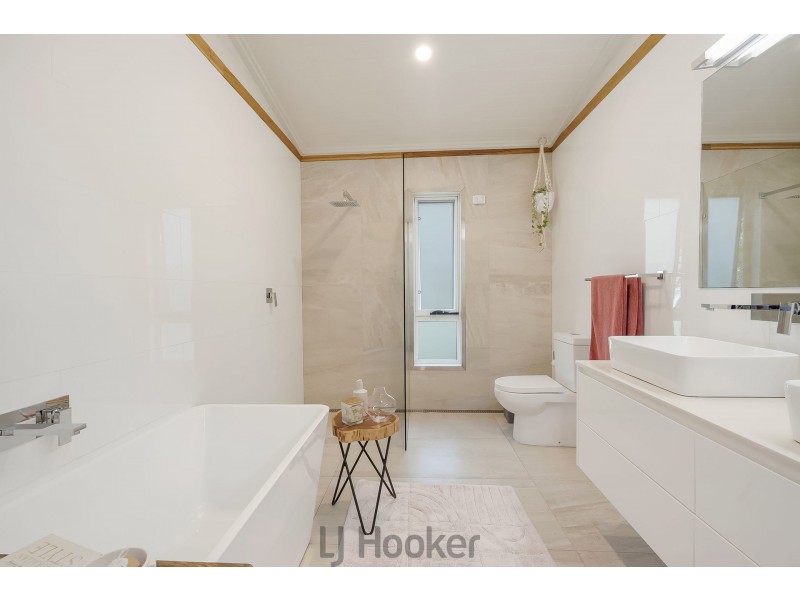 202 Excelsior Parade, Toronto NSW 2283