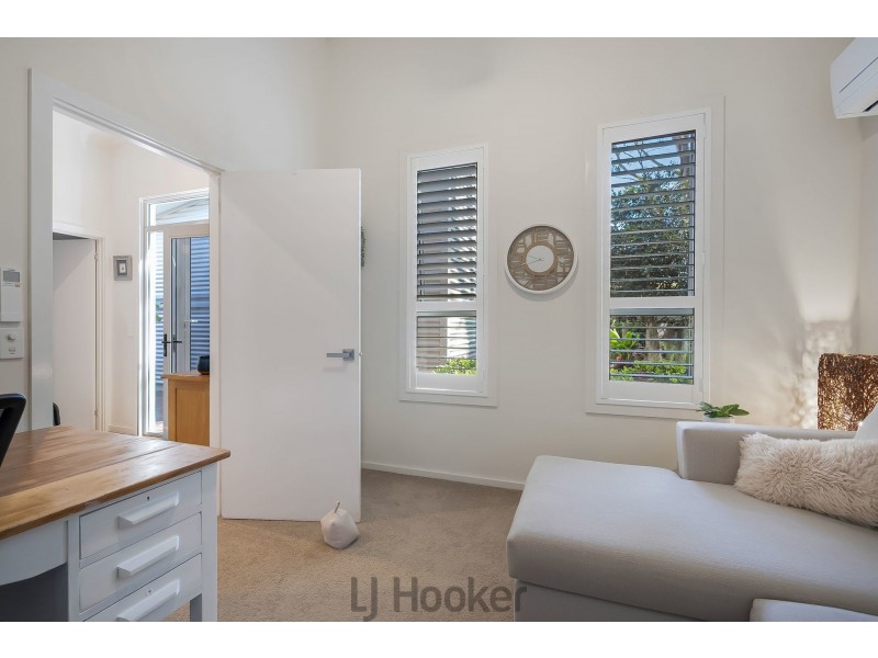 202 Excelsior Parade, Toronto NSW 2283