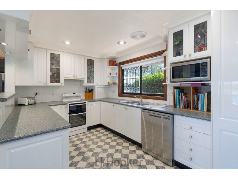 40 Sunlight Parade, Fishing Point NSW 2283