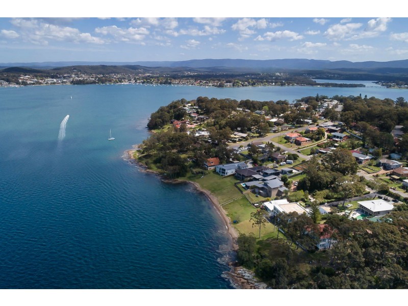 2a Wattle Street, Bolton Point NSW 2283