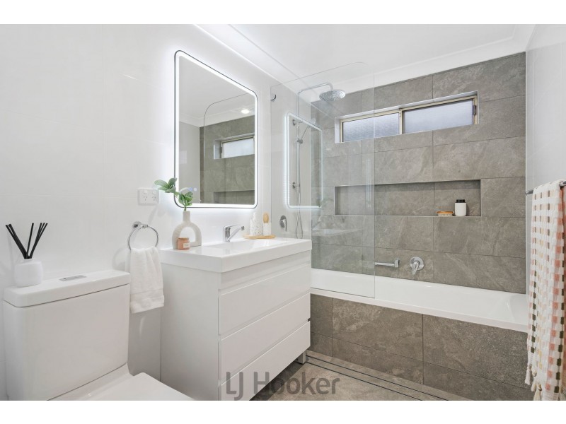 2a Wattle Street, Bolton Point NSW 2283