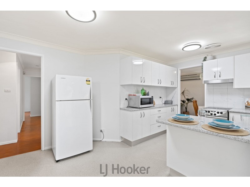 14 Carlisle Row, Fishing Point NSW 2283