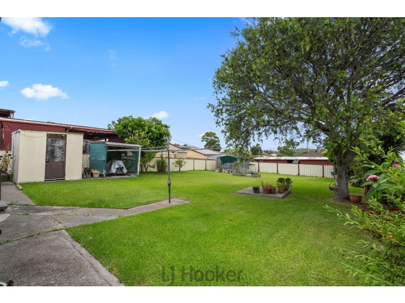 14 Carlisle Row, Fishing Point NSW 2283