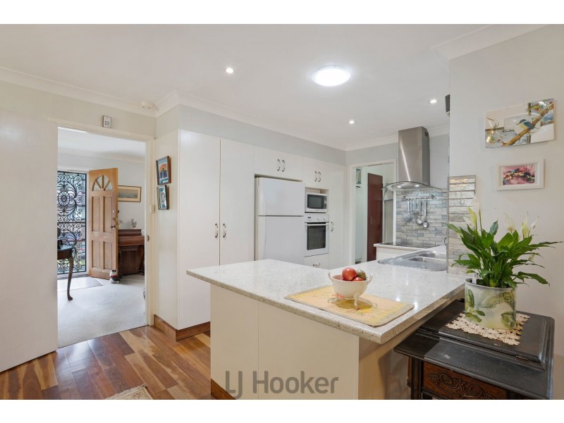 23 Fremantle Drive, Woodrising NSW 2284