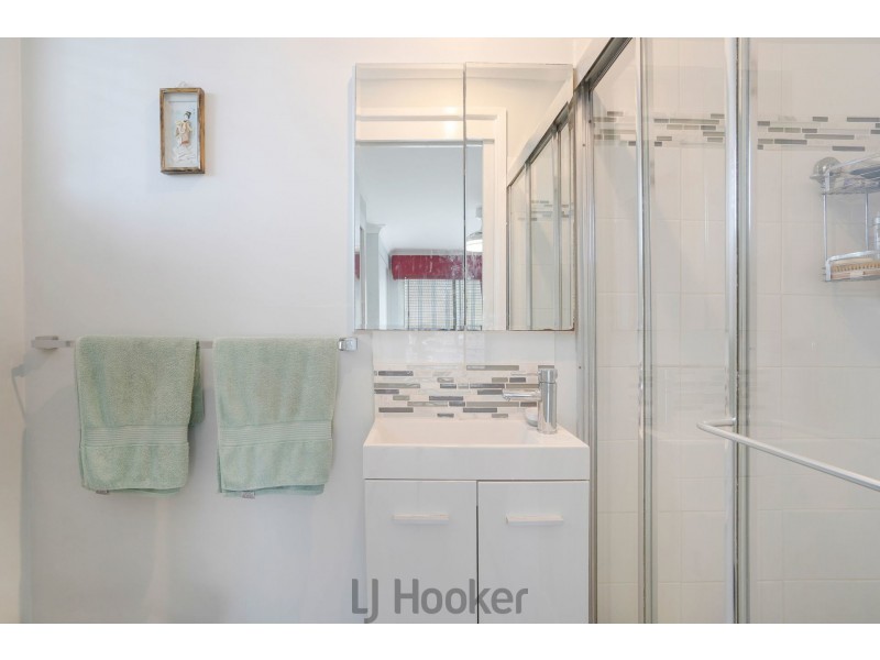 23 Fremantle Drive, Woodrising NSW 2284