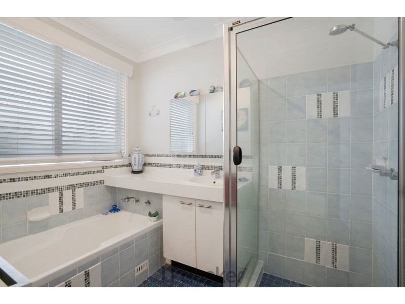 23 Fremantle Drive, Woodrising NSW 2284