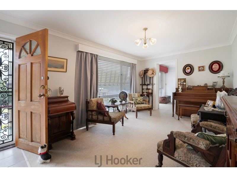 23 Fremantle Drive, Woodrising NSW 2284