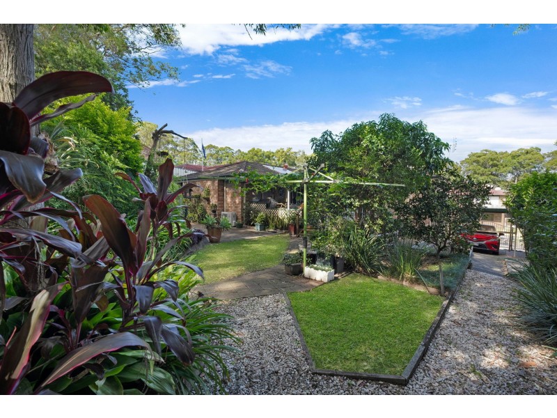 23 Fremantle Drive, Woodrising NSW 2284