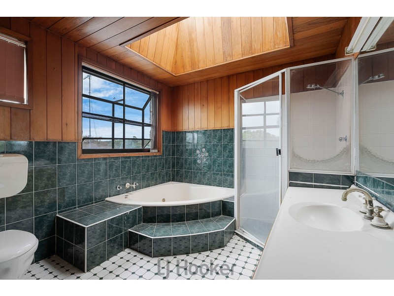 54 Middle Point Road, Bolton Point NSW 2283