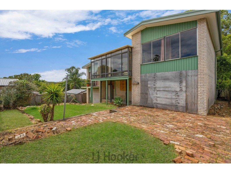 54 Middle Point Road, Bolton Point NSW 2283