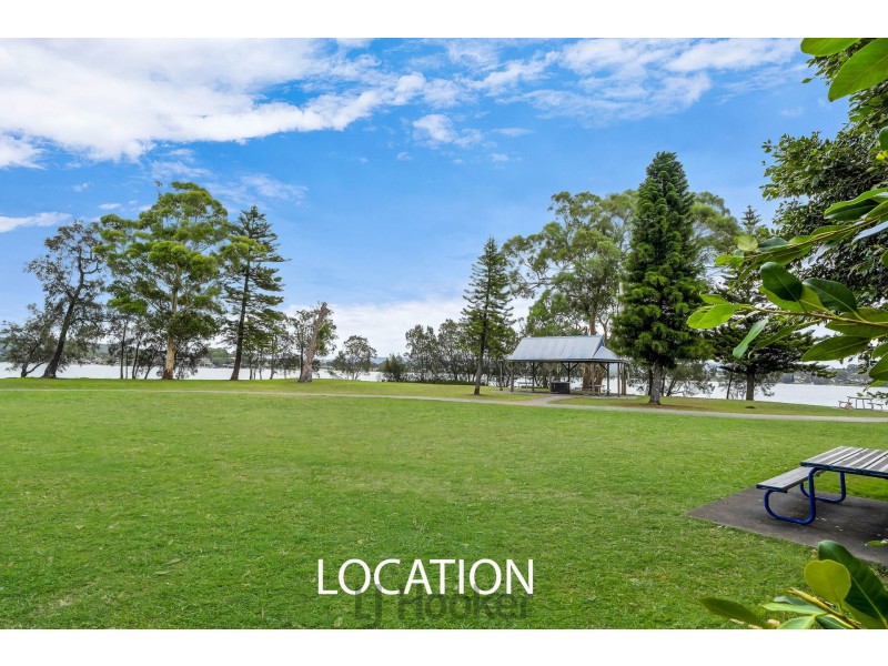 54 Middle Point Road, Bolton Point NSW 2283