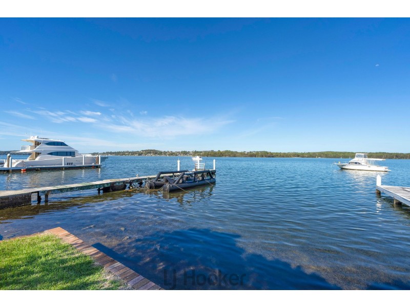 113 Coal Point Road, Coal Point NSW 2283